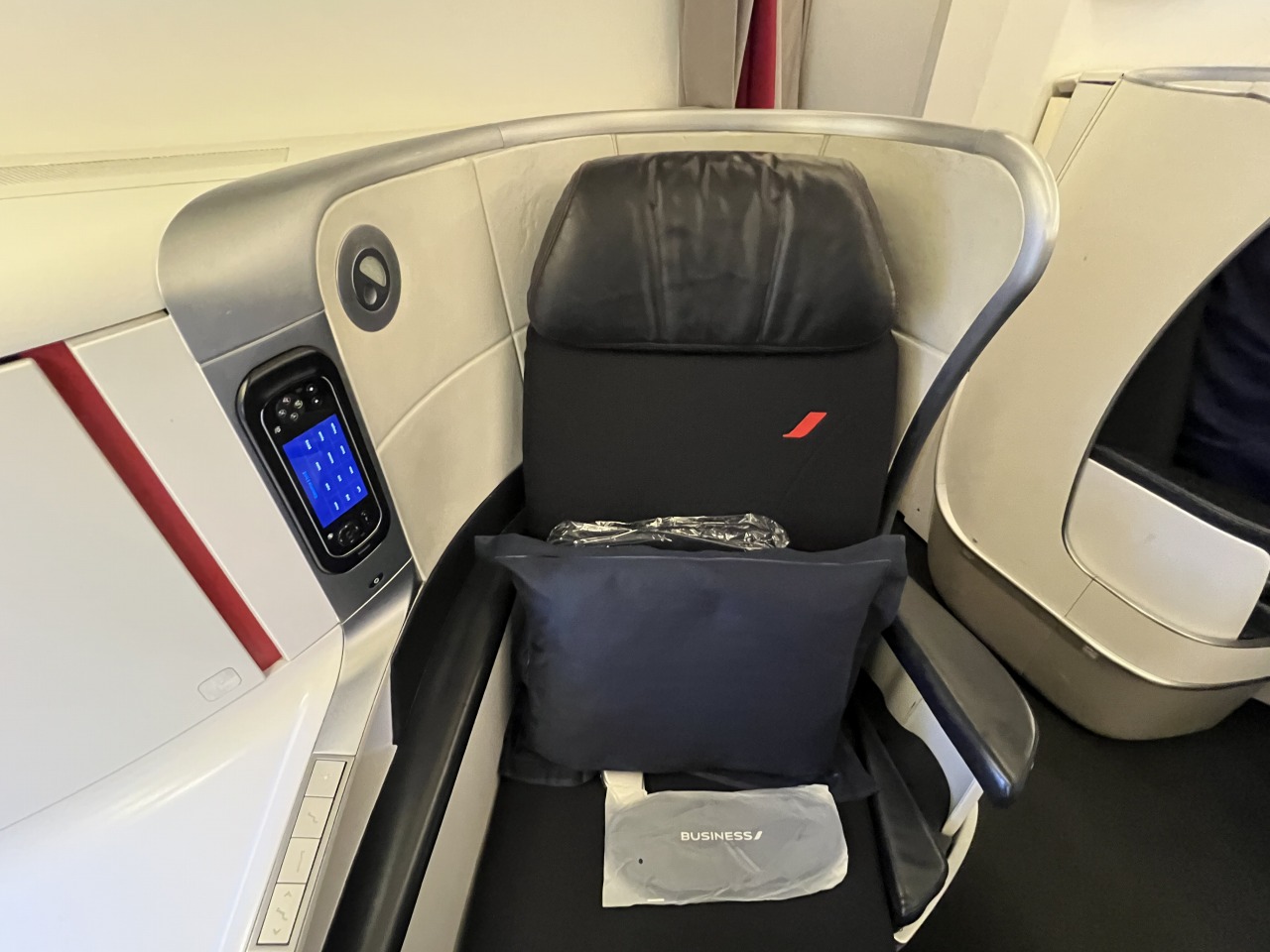 搭乗記】AIR FRANCE 146／パリ→成田 ビジネスクラス 15時間の絶景フライト - Luxe Travel Notes by ayu_trip